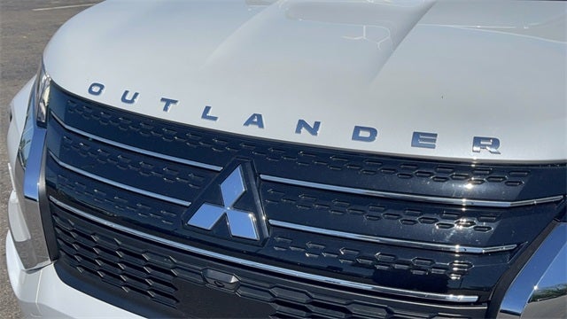 2022 Mitsubishi Outlander ES in Marysville, OH - Coughlin Marysville Chrysler Jeep Dodge RAM